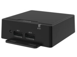 Axis Communications W401 Body Worn Activation Kit Axis W401 Body Worn Activation Kit Active automatiquement l'enregistrement par toutes les caméras corporelles du même système lorsqu'une barre lumineuse ou une sirène est activée