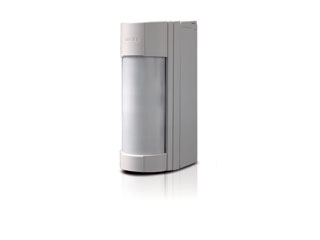 Optex VXI-R Optex VXI-RTechnologie : 2 PIRPortée : 12m 90 degrés (180 pivotant) Zones de détection: 16 Hauteur de montage : 0.8 ? 1.2 m Dimensions (lxhxp) : 71.3 x 185.9 x 105.5 Poids : 500 gr (sans émetteur) Tension (min-max) : 3 ? 9VDC (batterie Lithium ou Alcaline) Consommation : 9 microA Agréments: prêt pour le sans fil