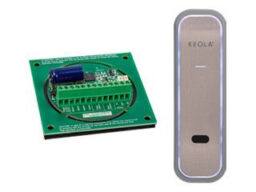 SEWOSY KEOLA K1-W Sewosy lecteur Bluetooth avec contrôleur de porte. Peut être entièrement configuré et géré à l'aide d'une application pour smartphone dans le Cloud. Le contrôleur de porte dispose d'une mémoire pour 250 utilisateurs