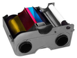 Fargo Fargo DTC1250 YMCKOK Fargo DTC 1250 YMCKOK ruban d'impression. Spécialement pour imprimer une côte de la carte en couleur et le dos de la carte en noir. Prévu pour 200 impressions.