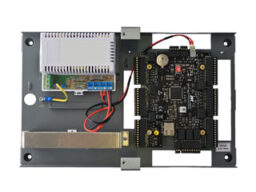 Eden Innovations 10353 Eden centrale 6 lecteurs en coffret avec alimentation/chargeur 12V -5A.