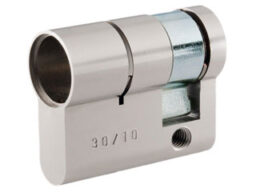 Uhlmann & Zacher 671130100000 U&Z Boîtier cylindre 30x10 pour modules boutons CX6120