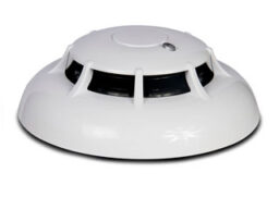 Inim ID100 Inim détecteur de fumée optique Iris conventionnelle (base du détecteur pas inclus). Le détecteur de fumée optique ID100 est basé sur l'effet Tyndall (diffusion de la lumière) et fournit une alerte précoce en cas d'incendie.