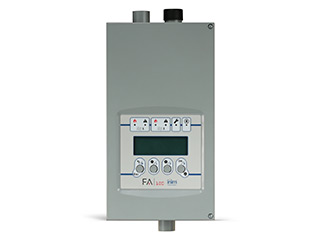 Inim FA100 Inim unité d'aspiration haute sensibilité avec 1 module de détection (extensible à 2 modules de détection). Maximum 160m de tuyaux d'aspiration sur une unité d'aspiration. Distance maximale du point d'aspiration le plus éloigné : 100m. Jusqu' à 8 points d'aspiration en classe A