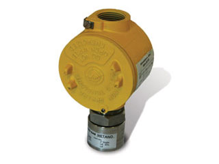 Inim INE700C-2-42 Inim détecteur de gaz Méthane  (capteur catalytique) boîtier EX avec interface 4-20mA intégrée pour connexion sur une entrée I/O de la centrale incendie Smartline. Le détecteur peut être entretenu/réglé à l'aide du programmateur (portable ou PC). Le détecteur de gaz est équipé d'un raccord à presse-étoupe. Un presse-étoupe avec des spécifications NPT 1 inch peut y être vissé (le presse-étoupe n'est pas fourni avec le produit). Support de montage en acier inoxydable Inim INA55-109 disponible en option