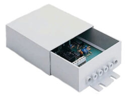 RWA RWA PV1 Avec le PV1 (centrale) et SP (détecteur de pluie) et/ou RV (détecteur de vent)