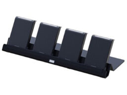 HID SIGNO-STAND-4 HID Signo support de programmation. Il est livré avec quatre modules d'interface Signo 40001171 et quatre câbles USC-C vers USC-A. Les lecteurs de cartes ne sont pas inclus.